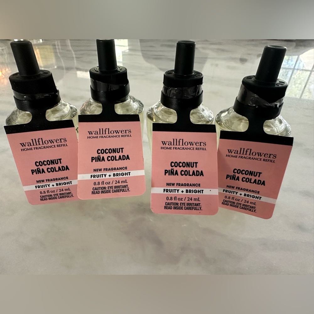 🥥 NWT Bath & Body Works 🌴 Coconut Pina Colada Wallflower Refills x4